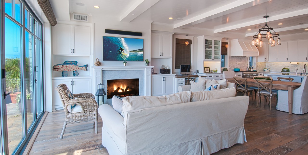 LAUSYS_JulyBlog3_AudioVideoInstallation_NewportBeachCA_2000px-wide